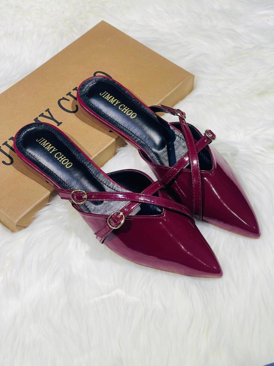 NEW ARRIVAL JIMMY CHOO FLATS SIZE: 36-42